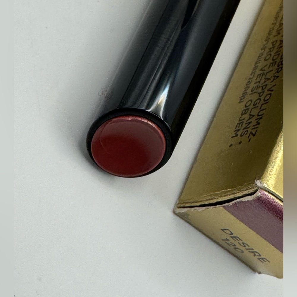 Hourglass Phantom Volumizing Glossy Balm - Desire .05 oz. / 1.7 g - Picture 4 of 11